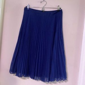 White House black market pleated skirt size4